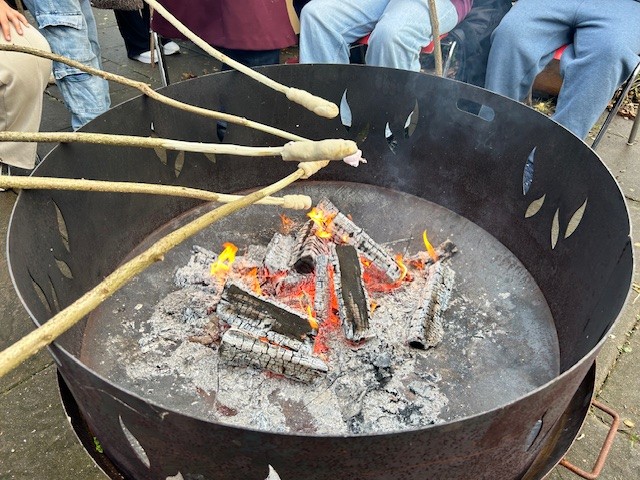 Weihnachten REBBZ Wilhelmsburg Stockbrot